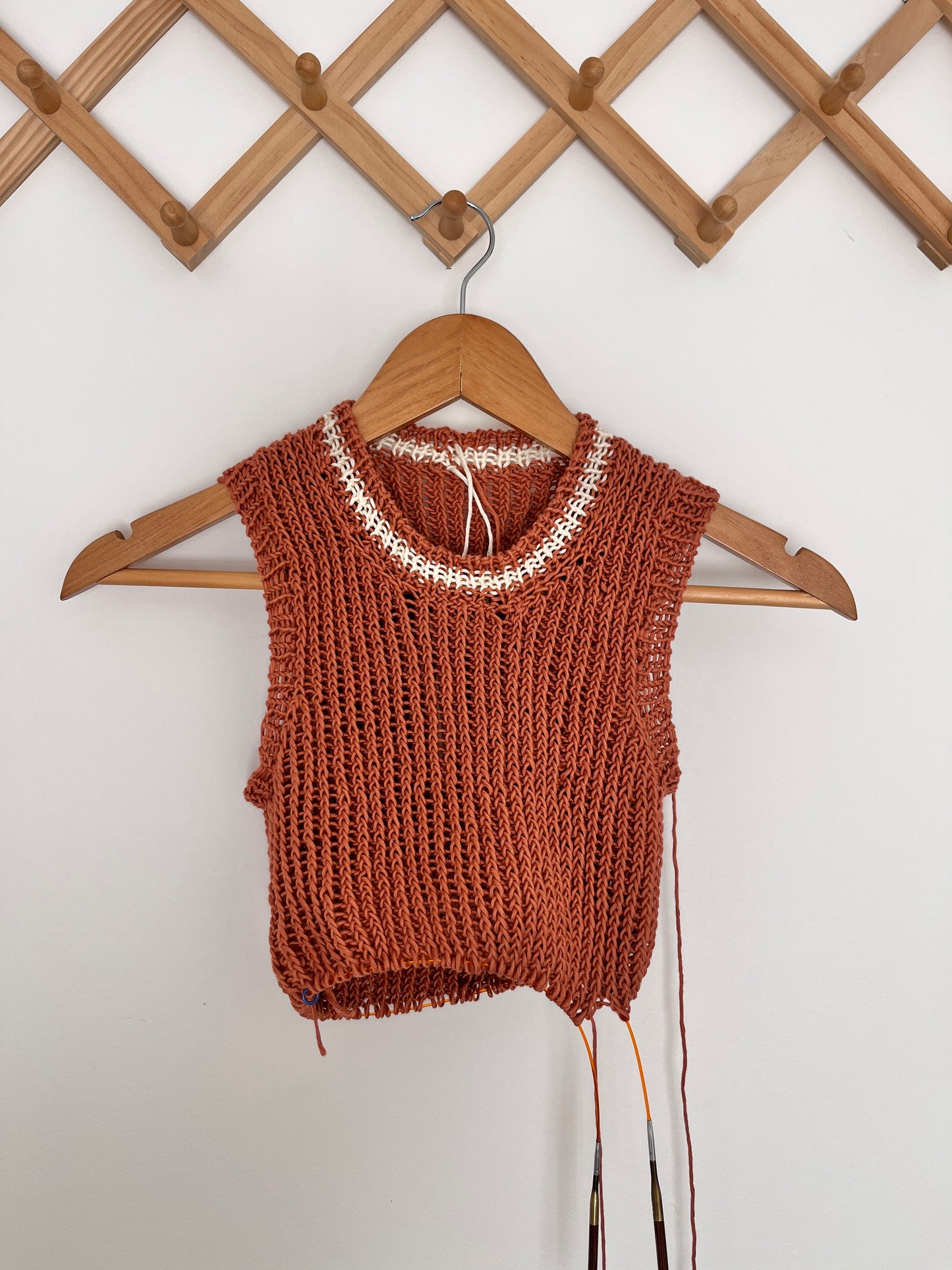 Meshy Twist Tank Knitting Pattern